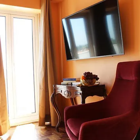 奎德大道公寓 *